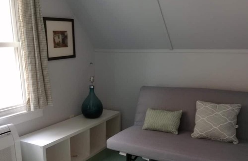 Honesdale House | Grove Cottage, a Cozy Cape Cod, 3/4 mi to Honesdale. Cat-friendly. BBQ. Parking.