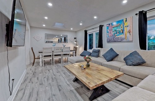 Aurora House | Family Oasis with Private Pool