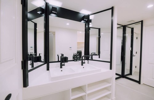 Shibuya Villa | 渋谷から徒歩10分の静かな通りにある、屋上付きの豪華な4階建ての家。