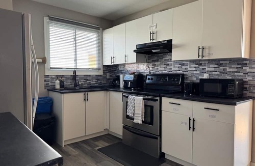 Thunder Bay House | Cozy Full Private House on the Main Floor in Prime Location