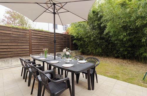 Bry-sur-Marne Villa | Cosy House with Garden Paris Disney