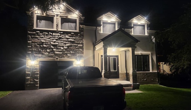 Welcome to our luxurious villa in the heart of downtown Newmarket!