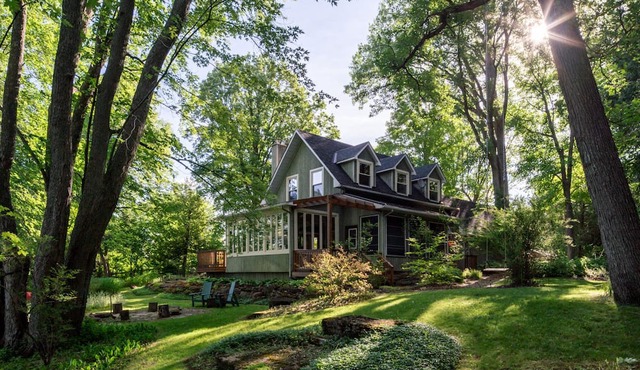 Waterfront Cottage with Sauna, Fire Pit, and Kayaks—A Film-Themed Experience!