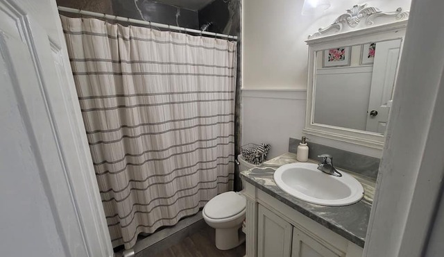 Beautiful 3-bedroom home 13 min away from airport
