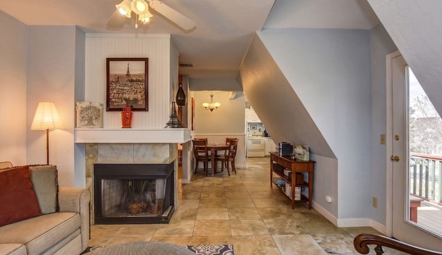 The Terrace 2 BR near the courthouse square with a King bed in the master BR