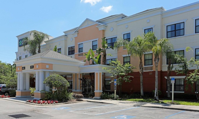Fairvilla Hotel | Extended Stay America Suites - Orlando - Maitland - 1776 Pembrook Dr